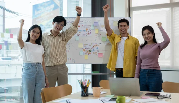 Start Business Team Celebrating Successful Project Achievement Office Teamwork Collaboration —  Fotos de Stock