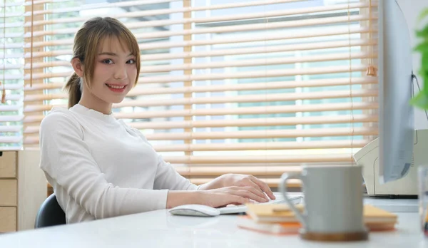 Charming Female Start Business Entrepreneur Using Laptop Working Online Home — 스톡 사진