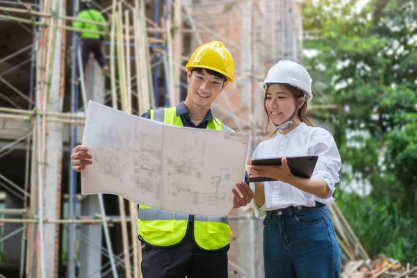 Shot Engineer Discussing Structure Building Architect Construction Site — 图库照片