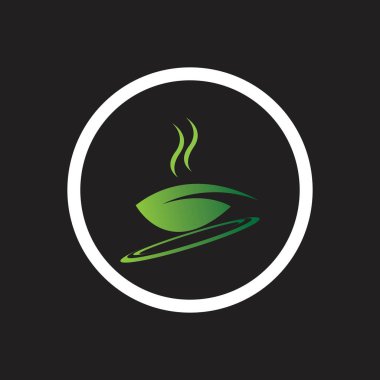 Yaprak yeşil organik çay fincanı logosu ve sembol tasarımı yapıyor.