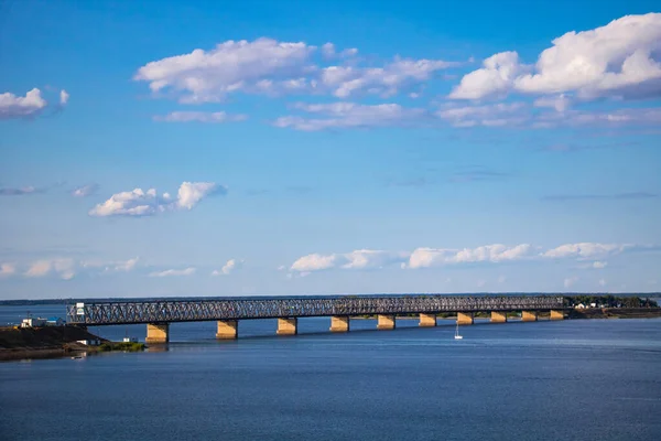 Puente Sobre Río Dniéper Presa Ciudad Cherkasy Ucrania Hermoso Cálido — Foto de Stock