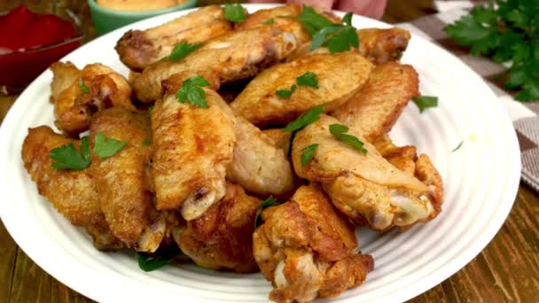 Cook Takes Puts Table Plate Fried Crispy Chicken Wings Takes — Video Stock