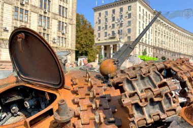 Kyiv, Ukraine, August 2022: - Russian battle military gun knocked and destroyed during war Ukraine against Russian aggression are showing to people, on Khreshchatyk in Kyiv. Selective focus. Close up.