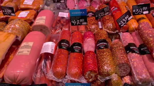 Kyiv Ukraine September 2022 Different Sausage Types Lying Display Type — Vídeo de stock
