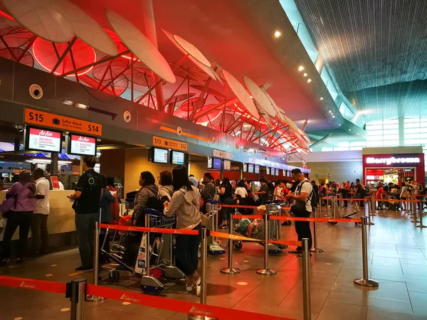 Kuala Lumpur Malaysia Nov 2019 Sala Salidas Del Aeropuerto Internacional — Foto de Stock