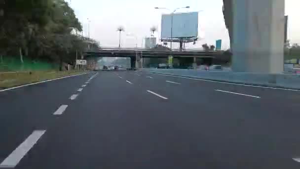 バンギ マレーシア 6月8 2021 Pov高速道路で動作するように旅行 映像には低光によるノイズが含まれる場合があります ハイパーラプス — ストック動画