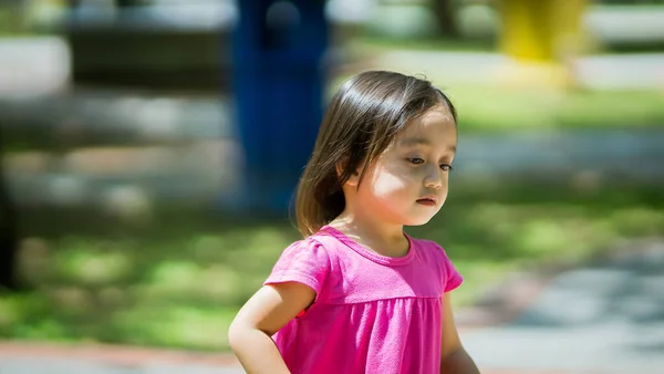 Asiática Linda Chica Parque Infantil —  Fotos de Stock