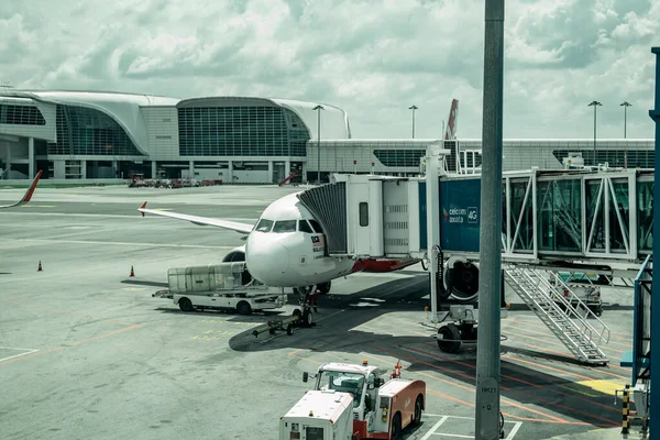 Klia2 Malaysia Νοεμβρίου 2019 Άποψη Του Αεροπλάνου Airasia Jet Στο — Φωτογραφία Αρχείου