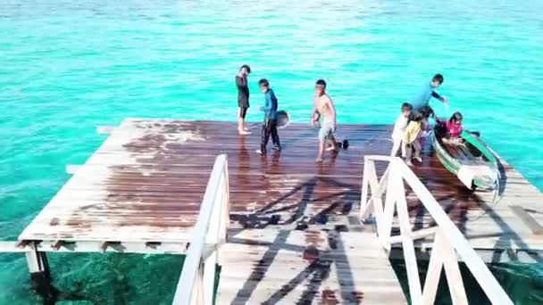 Semporna Malezya Kasım 2019 Havadan Bakan Mutlu Asyalı Çocuklar Tatil — Stok video
