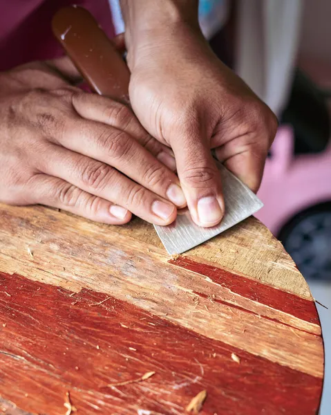 Old Table Scraper Spokeshave Scapele Exotic Hardwood Sawdust Board Chip — Stock Photo, Image