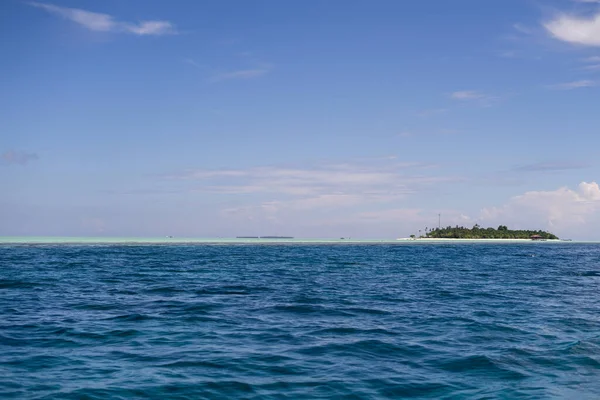 Azul Oscuro Verde Turquesa Con Pequeña Isla Semporna Borneo Sabah — Foto de Stock