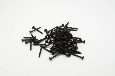 Siktir et siyahı. Bir çapraz başlı tornavida için çelik vida. Ahşap oyma