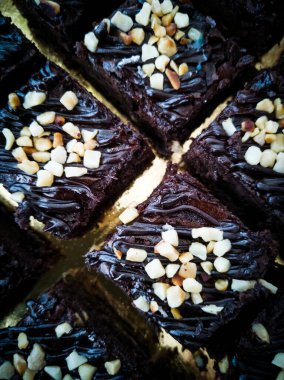Çikolatalı Kek Brownie Squares 'in yakın görüntüsü Çikolatalı Nutella ve Cevizli