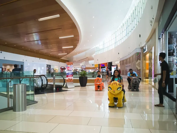 말레이시아 푸트라자야 2019 아이들을 라이드 트렌드 쇼핑몰 인라인 이라고 불리는 — 스톡 사진