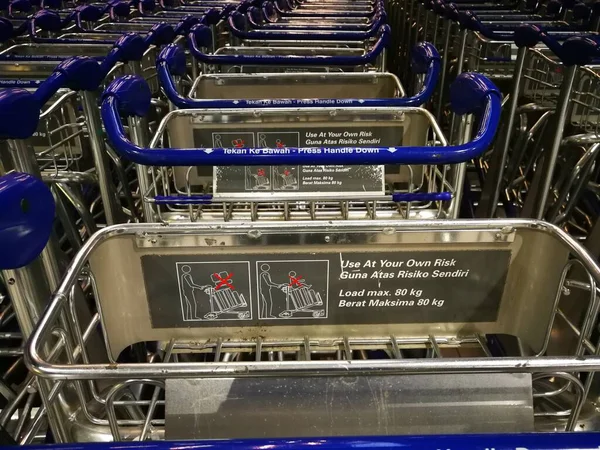 Carrito Compras Vacío Supermercado —  Fotos de Stock