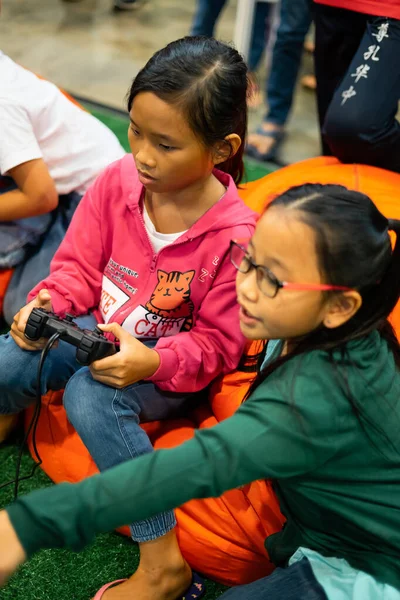 Kuala Lumpur Malajsie Září 2019 Děti Zkoušejí Herní Techniku Malajsijském — Stock fotografie