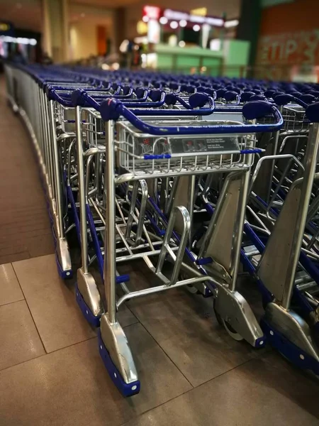 Carrinho Compras Vazio Supermercado — Fotografia de Stock