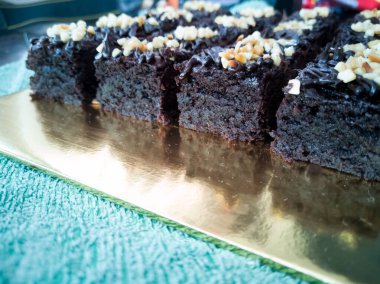 Çikolatalı Kek Brownie Squares 'in yakın görüntüsü Çikolatalı Nutella ve Cevizli