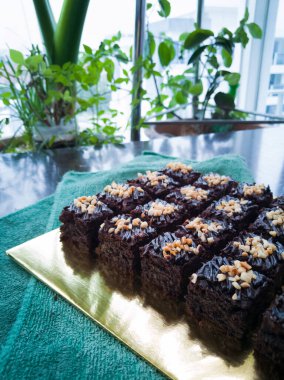 Çikolatalı Kek Brownie Squares 'in yakın görüntüsü Çikolatalı Nutella ve Cevizli