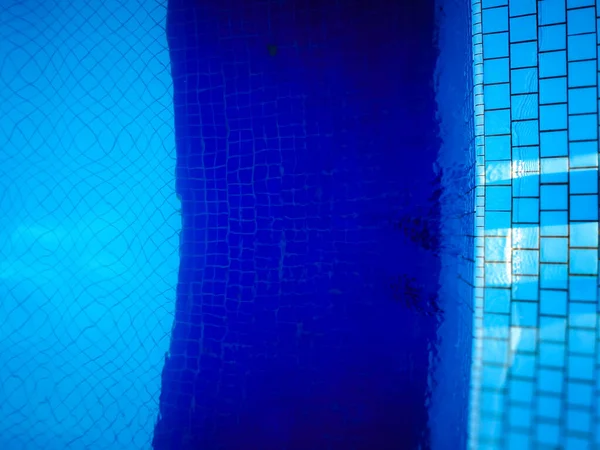 수영장에서 — 스톡 사진