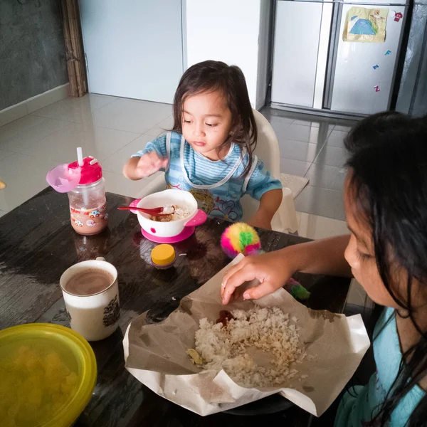 Kuala Lumpur Malajsie Listopadu 2019 Děti Snídají Doma — Stock fotografie