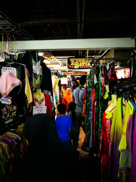 Ropa Una Tienda Centro Comercial —  Fotos de Stock