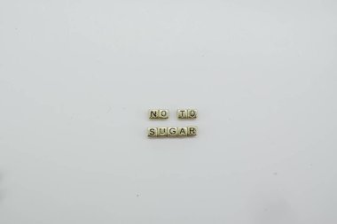 Şeker yok, şeker kötü, şekere hayır de. Diyabet kavramı, sağlığı iyileştirmek için şeker tüketiminin olmadığını öne sürüyor