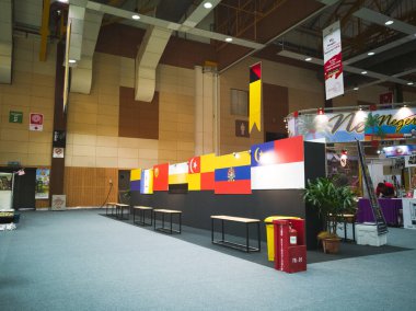 Serdang, Malezya - 30 Ağustos 2019: Maeps 'te Minggu Usahawan Nasional 2019' a katılan insanlar Bu karnaval Malezya yerlilerinin ürünlerini sergilemek ve pazarlamak için.