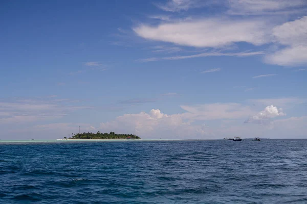 Dunkelblau Und Türkisgrün Mit Kleiner Insel Semporna Borneo Sabah — Stockfoto