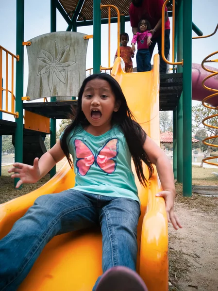 Bangi Malaysia Augusti 2019 Happy Children Playground Slide — Stockfoto