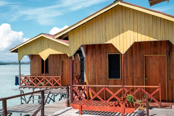 Chalés Água Uma Água Cristalina Bum Bum Island Semporna Sabah — Fotografia de Stock