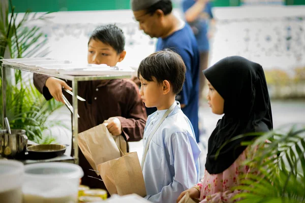 Selangor Malaysia August 2019 Παιδιά Περιμένουν Την Λιχουδιά Τους Τις — Φωτογραφία Αρχείου