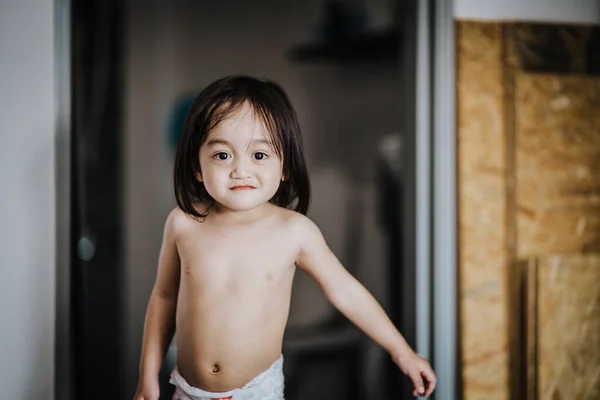 Азиатский Ребенок Месяцев Подгузником Комнате — стоковое фото