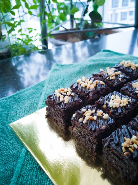 Heerlijke Zelfgemaakte Taart Met Chocolade — Stockfoto