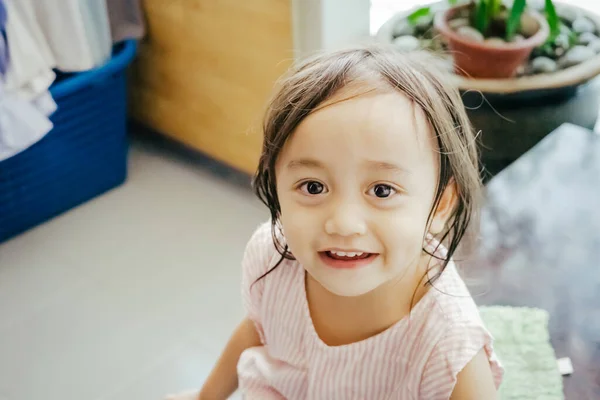 Mutlu Gülümseyen Asyalı Çocuk Yüz Ifadesi Kavramı — Stok fotoğraf