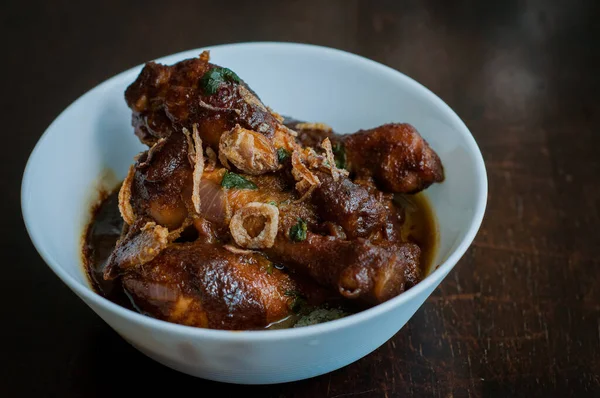 Maleisische Schotel Van Ayam Masak Kicap Gefrituurde Kip Zwarte Soja — Stockfoto