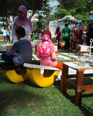 Selangor, Malezya - 8 Aralık 2019: Majlis Perbandaran Kajang tarafından takip edilecek geri dönüşümlü eşya ve fikirlerin sergilendiği olay. Çevreye önem vermek.