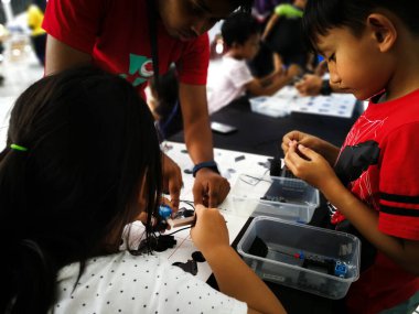 Bukit Jalil, Malezya - 29 Eylül 2018: Malezya gençliğini dijital kullanıcılardan Axiata Arena 'da düzenlenen üreticilere dönüştürme amaçlı ortak bir kamu-özel akademi girişimi olan Mydigitalmaker Fair.