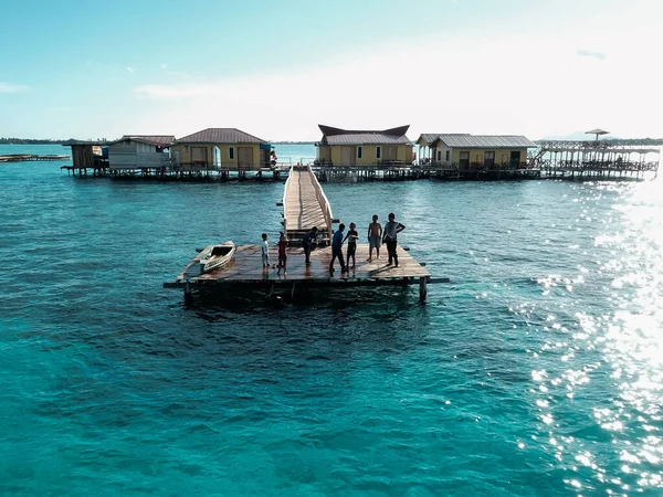 Vista Aérea Niños Jugando Muelle Semporna Borneo Sabah Malasia — Foto de Stock