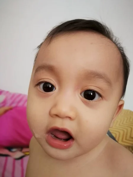 Close Photo Surprised Asian Baby Girl Drooling — Stock Photo, Image