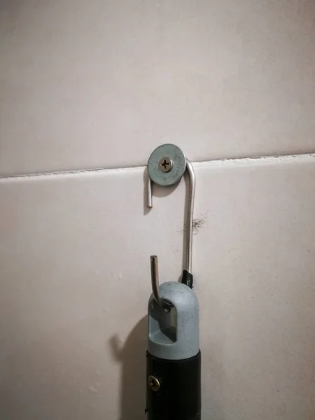 Diy Yourself Hanging Metal Sticking Bathroom Tile Wall — Stock Photo, Image