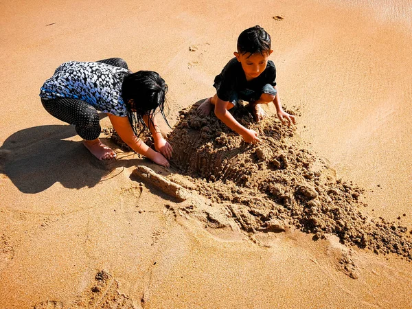 Children Playing Beach Summer Holidays Children Building Sandcastle — Stock Photo, Image