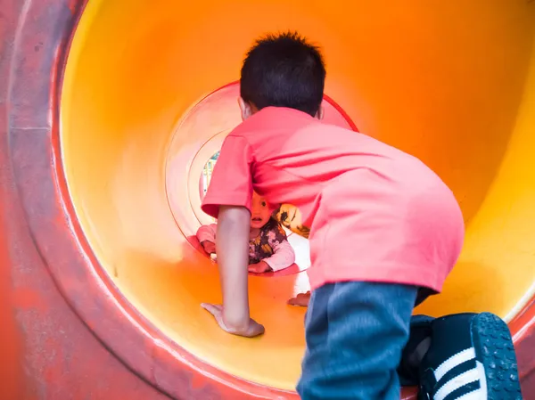 Bangi Malaysia Juni 2019 Süße Junge Asiatische Kinder Spielen Tunnel — Stockfoto