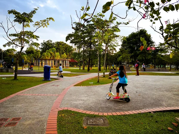Malaysia Feb 2018 Kinder Beim Fahrradfahren Park — Stockfoto