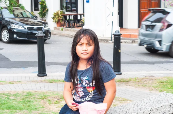 Georgetown Penang Abril 2019 Niña Explorando Ciudad Temprano Mañana —  Fotos de Stock