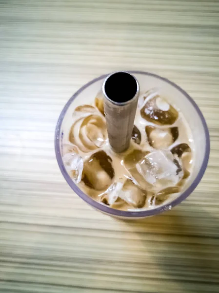 Primer Plano Vaso Lleno Café Helado Con Una Paja Para —  Fotos de Stock