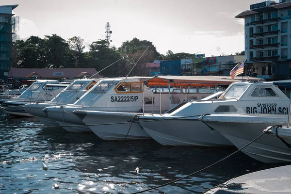 Semporna Maleisië November 2019 Boten Buurt Van Havenstad Een Zonnige — Stockfoto