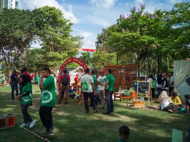 Selangor, Malezya - 8 Aralık 2019: Majlis Perbandaran Kajang tarafından takip edilecek geri dönüşümlü eşya ve fikirlerin sergilendiği olay. Çevreye önem vermek.