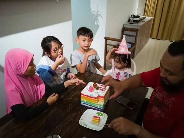 Kuala Lumpur Malásia Maio 2019 Família Celebrando Segundo Aniversário Criança — Fotografia de Stock