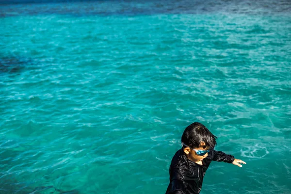 Kids Jumping Water Wooden Pier — Stock Photo, Image